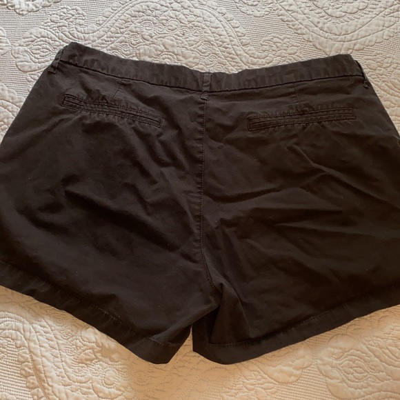 Women’s Classic Old Navy Shorts 14 - Picture 2 of 5